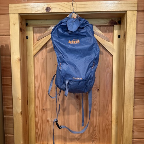 Rei flash 18 daypack - flash,